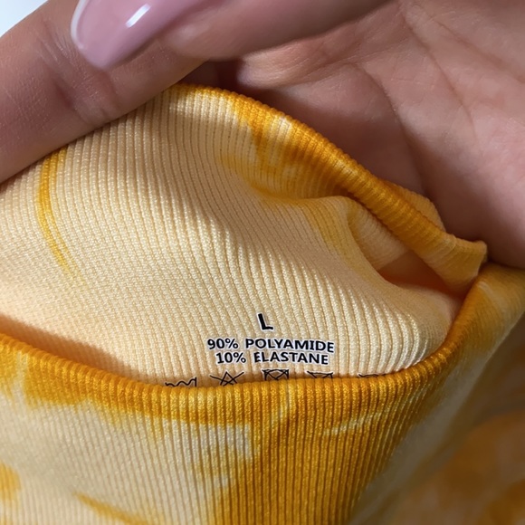 NEW Yellow Tie Dye Print Crop Tee & High Waisted Leggings Size L - Picture 6 of 8